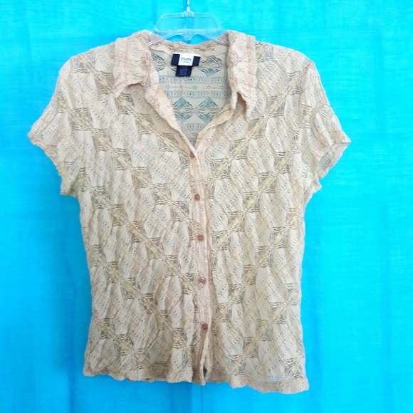 NWOT Lace Blouse Top Short Slive Buttons Down - Picture 5 of 7